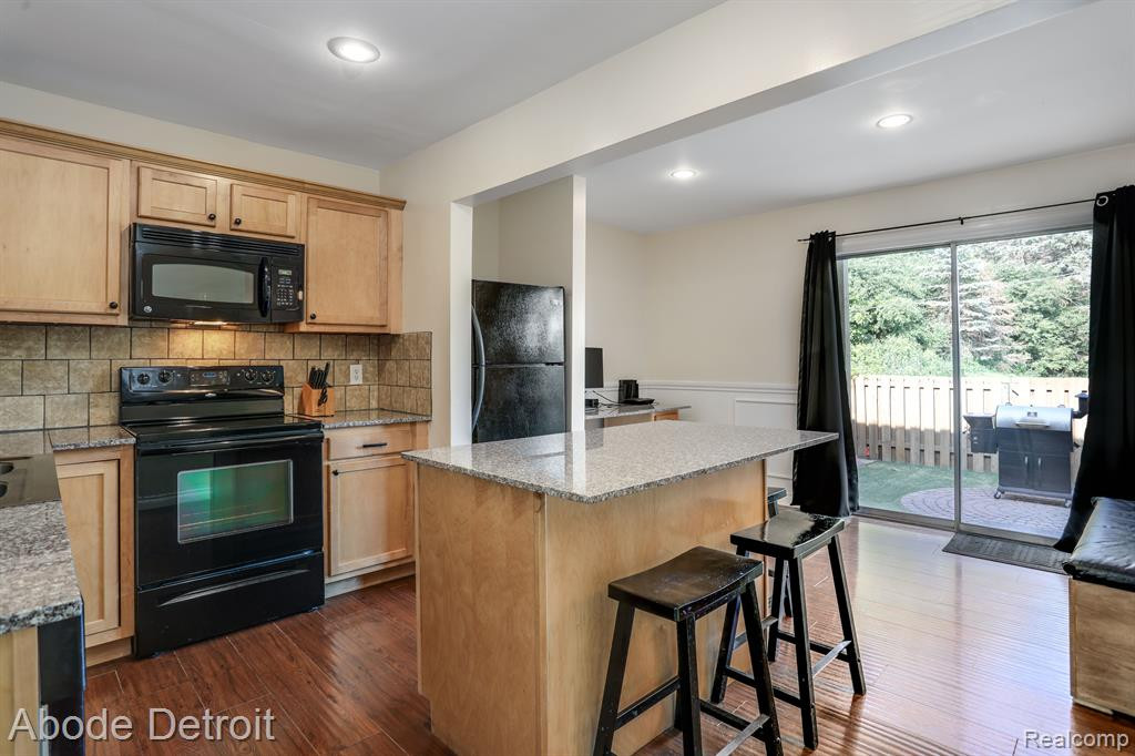 24802 OLDE ORCHARD Street, Novi, MI — Photo 10