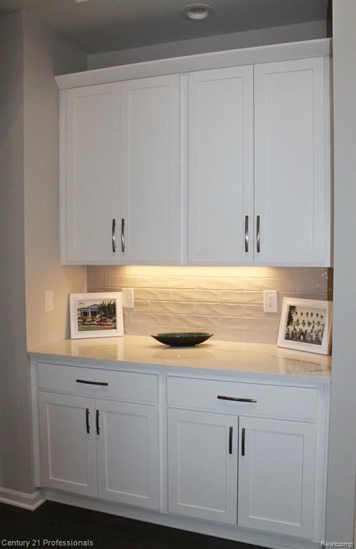 48554 EASTBRIDGE Drive, Canton, MI 48188 — Photo 13
