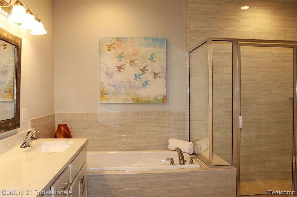 48554 EASTBRIDGE Drive, Canton, MI 48188 — Photo 19