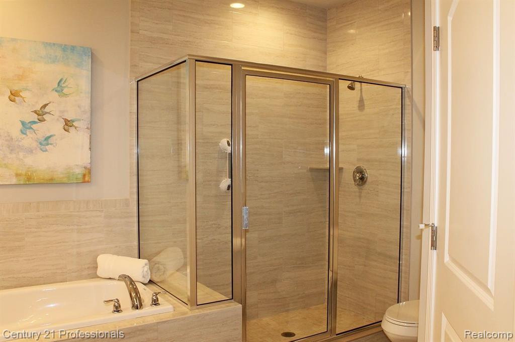 48554 EASTBRIDGE Drive, Canton, MI 48188 — Photo 20