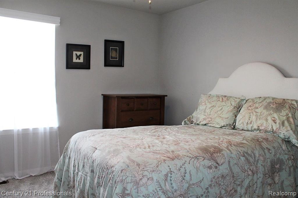 48554 EASTBRIDGE Drive, Canton, MI 48188 — Photo 23