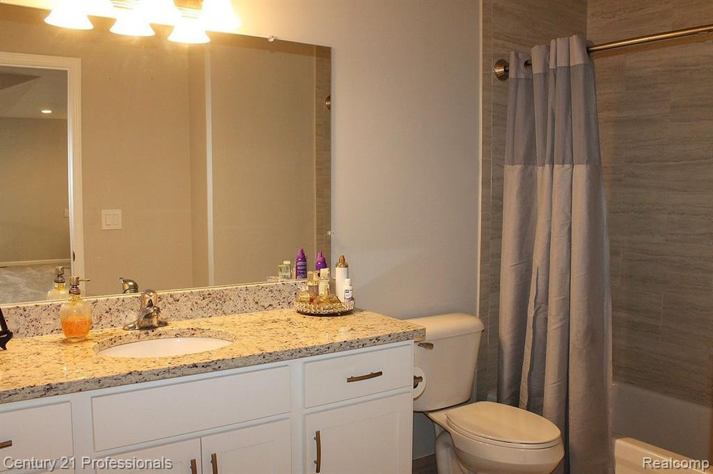 48554 EASTBRIDGE Drive, Canton, MI 48188 — Photo 25
