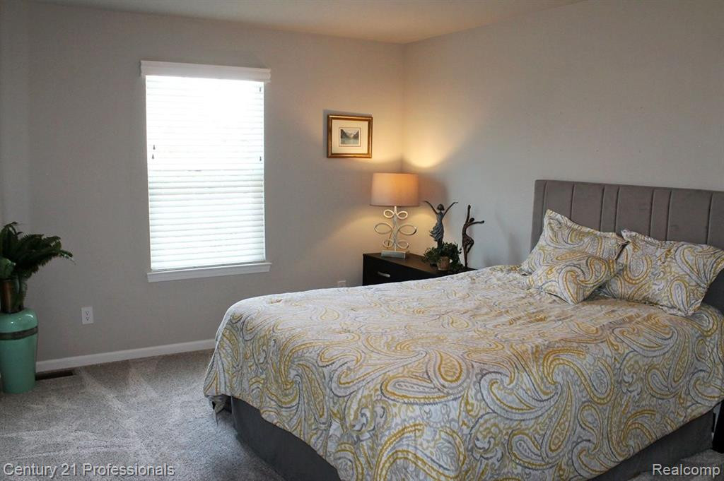48554 EASTBRIDGE Drive, Canton, MI 48188 — Photo 28