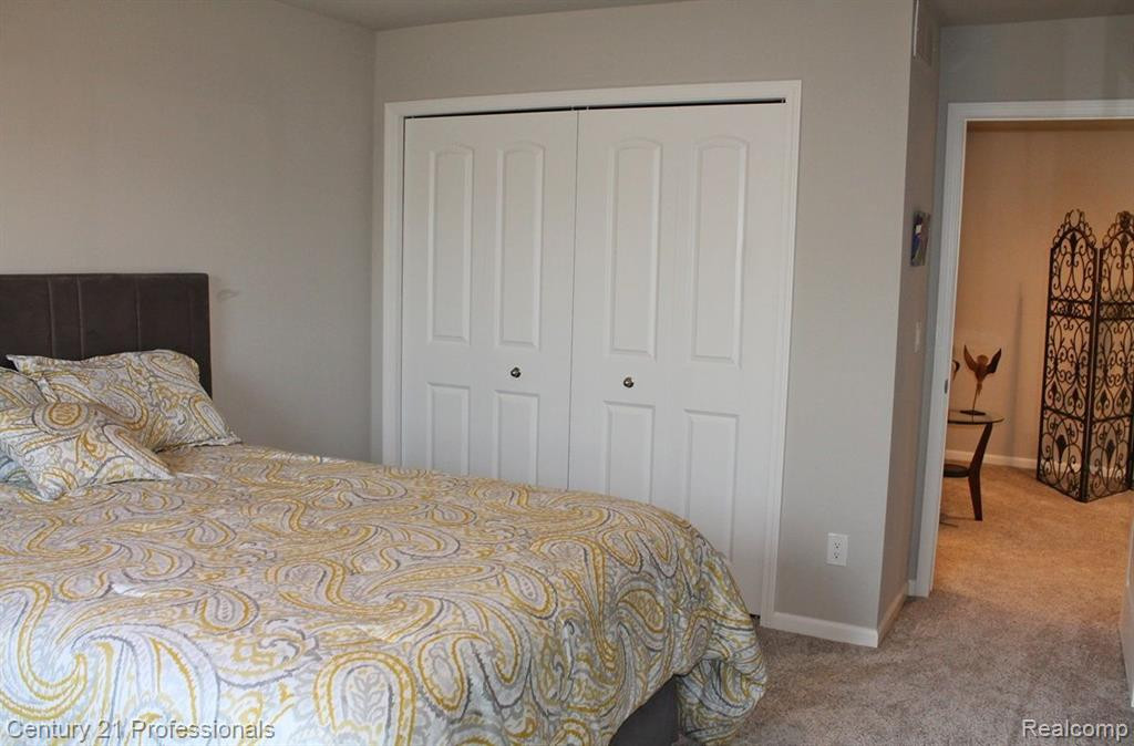48554 EASTBRIDGE Drive, Canton, MI 48188 — Photo 29
