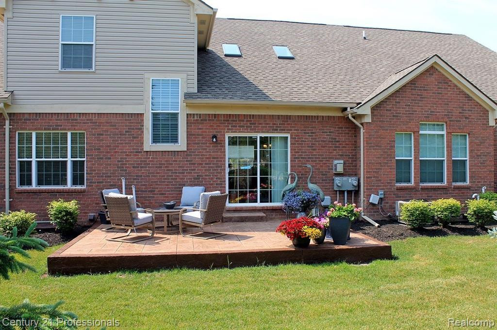 48554 EASTBRIDGE Drive, Canton, MI 48188 — Photo 31
