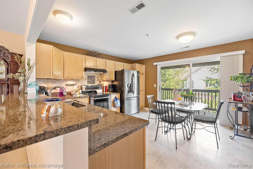 28373 CARLTON WAY Drive, 20 Bldg 15, Novi, MI 48377 — Photo 9