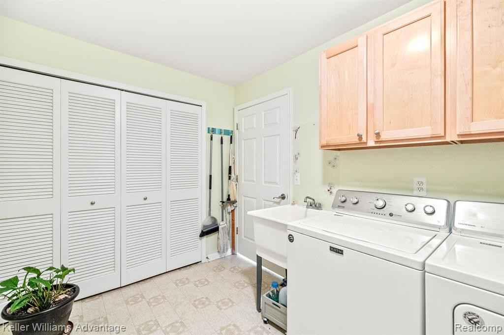 28373 CARLTON WAY Drive, 20 Bldg 15, Novi, MI 48377 — Photo 22