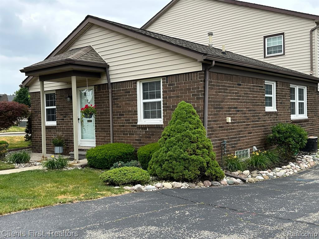 38281 CAROLON Boulevard, Westland, MI — Photo 3