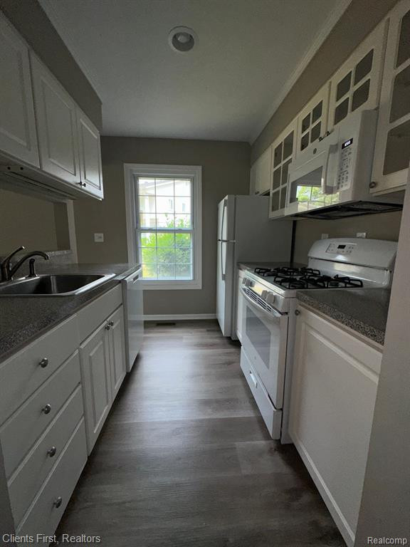 38281 CAROLON Boulevard, Westland, MI — Photo 17