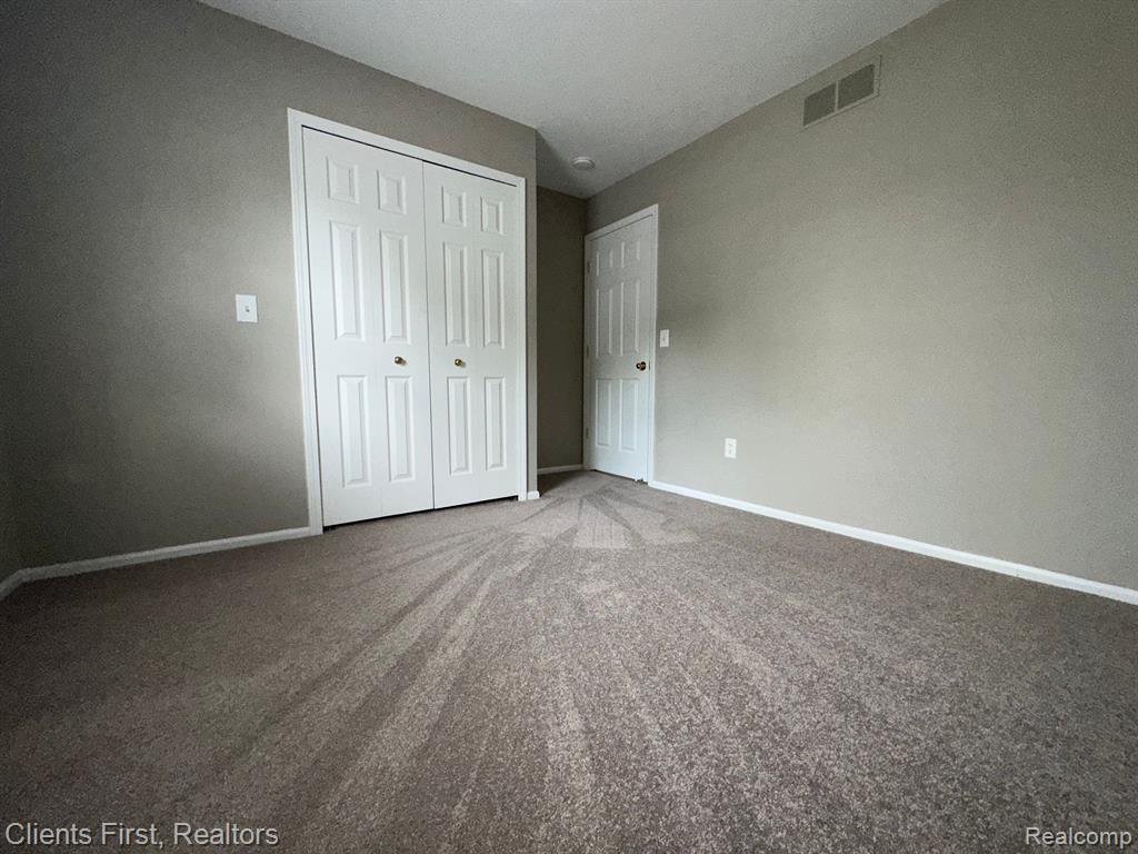 38281 CAROLON Boulevard, Westland, MI — Photo 23