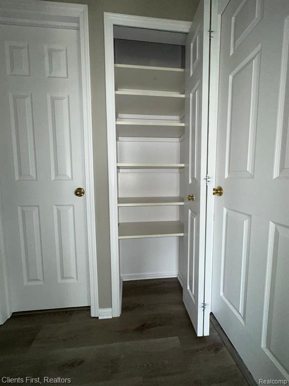 38281 CAROLON Boulevard, Westland, MI — Photo 36