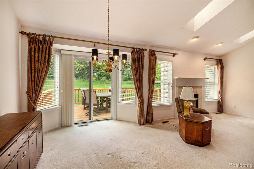631 WOODHAVEN Drive, Commerce Twp, MI 48390 — Photo 14