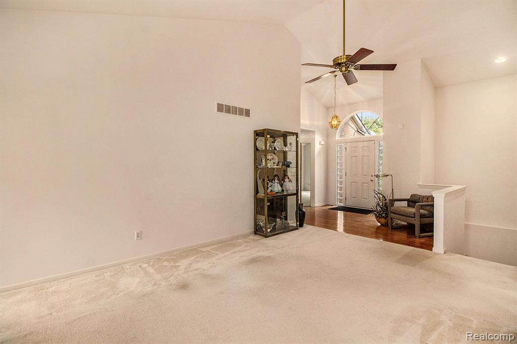 631 WOODHAVEN Drive, Commerce Twp, MI 48390 — Photo 21