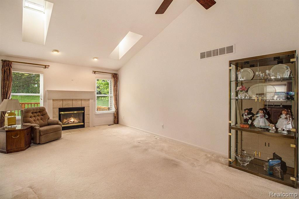 631 WOODHAVEN Drive, Commerce Twp, MI 48390 — Photo 22