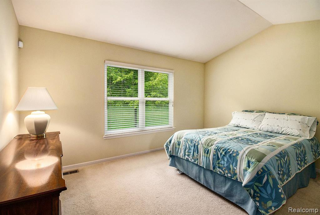 631 WOODHAVEN Drive, Commerce Twp, MI 48390 — Photo 24