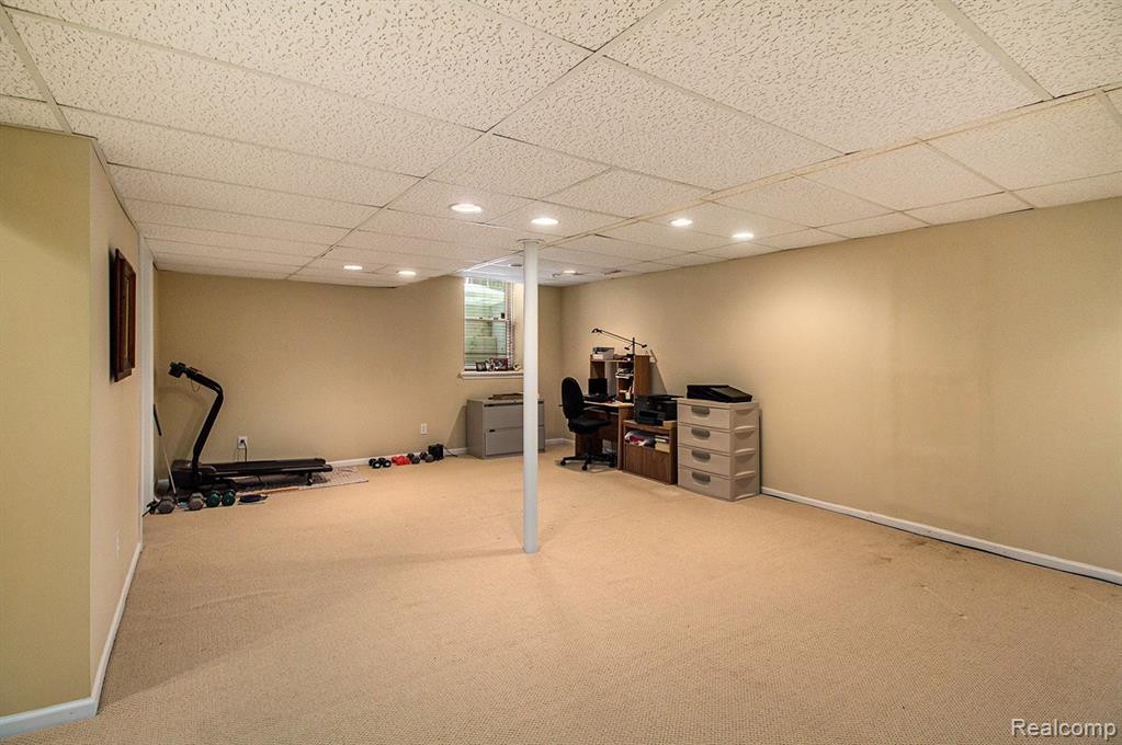 631 WOODHAVEN Drive, Commerce Twp, MI 48390 — Photo 29