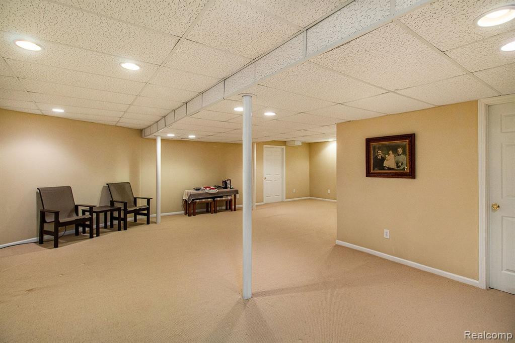 631 WOODHAVEN Drive, Commerce Twp, MI 48390 — Photo 31