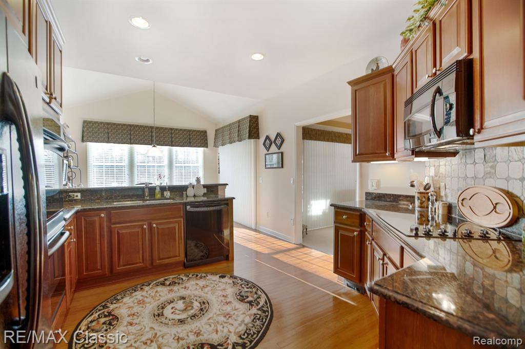 49055 RAINBOW Lane N, 37, Northville, MI 48168 — Photo 10
