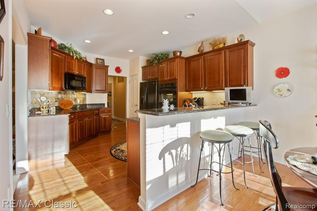 49055 RAINBOW Lane N, 37, Northville, MI 48168 — Photo 11
