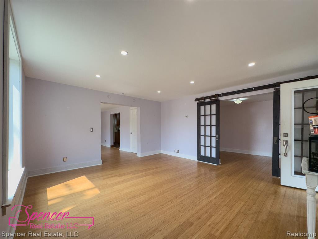 105 E CHURCH Street, Lake Orion, MI 48362 — Photo 13