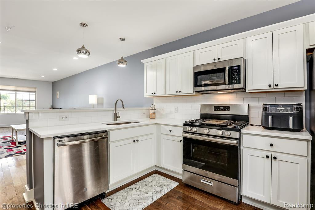 39673 Springwater Drive, Northville, MI 48168 — Photo 9