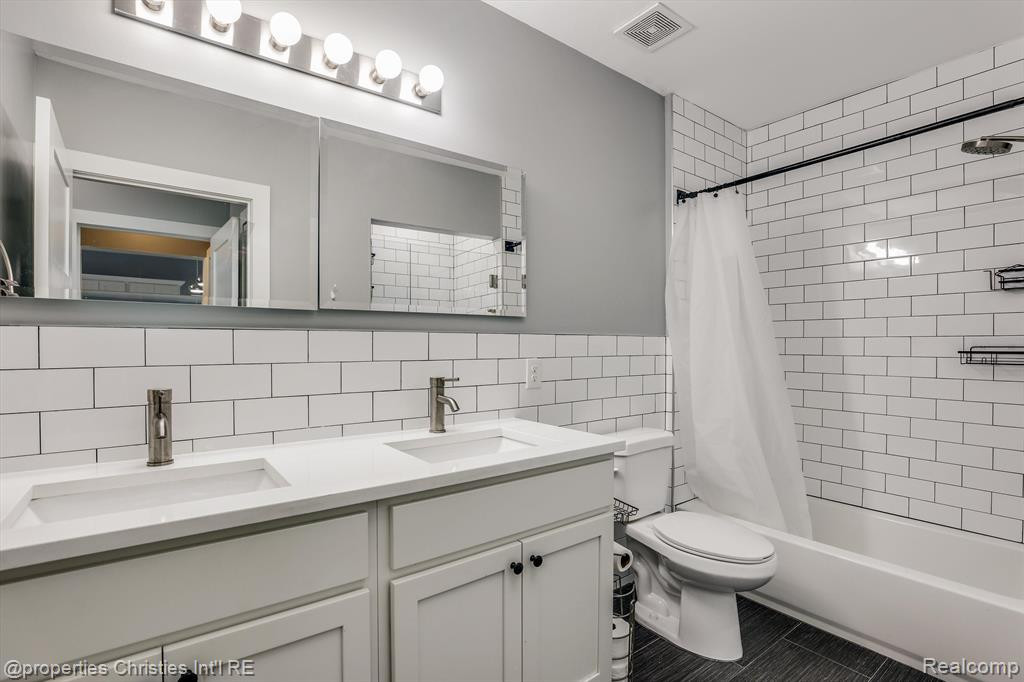 39673 Springwater Drive, Northville, MI 48168 — Photo 16