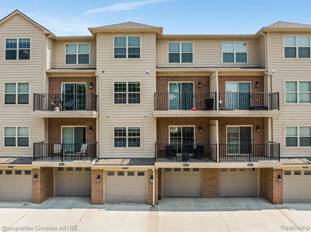 39673 Springwater Drive, Northville, MI 48168 — Photo 24
