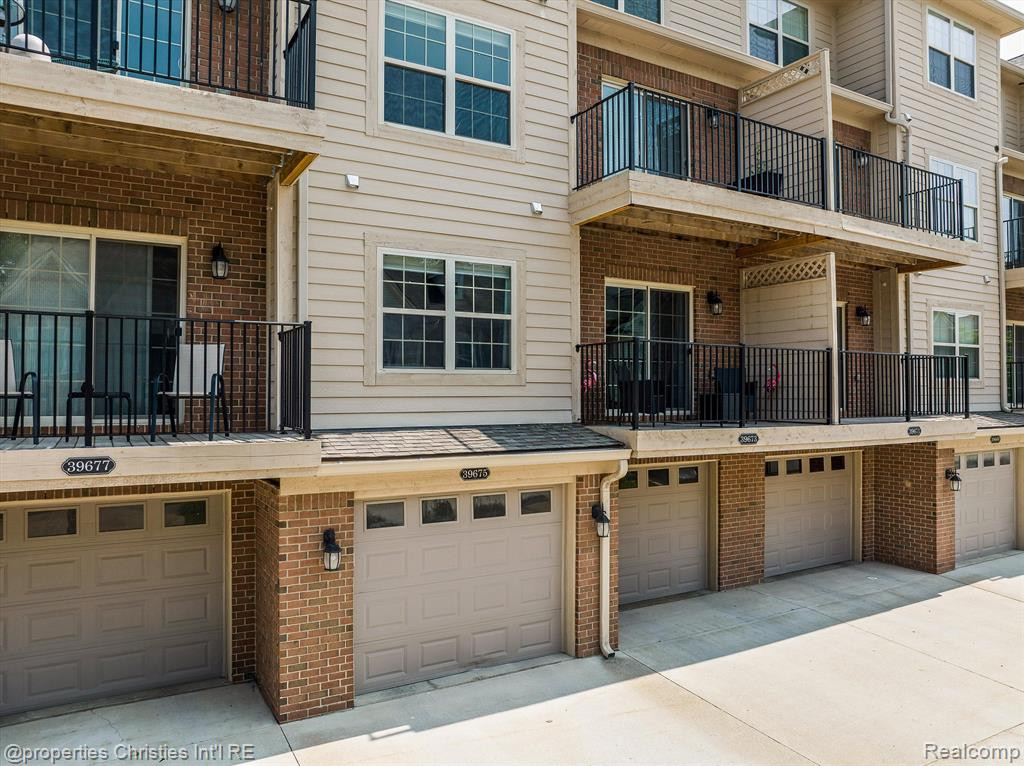 39673 Springwater Drive, Northville, MI 48168 — Photo 28