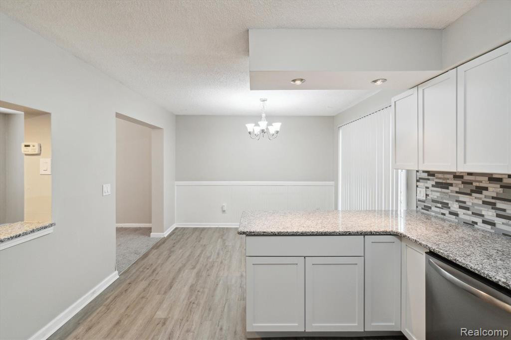 13366 LAKE POINT Boulevard, Van Buren, MI 48111 — Photo 8