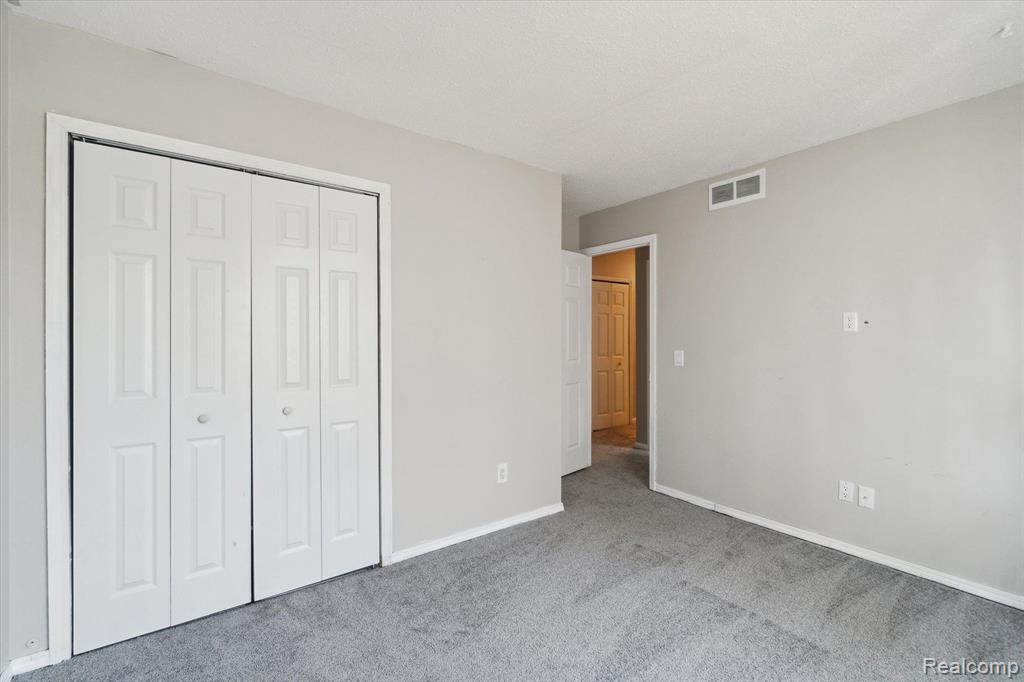 13366 LAKE POINT Boulevard, Van Buren, MI 48111 — Photo 17