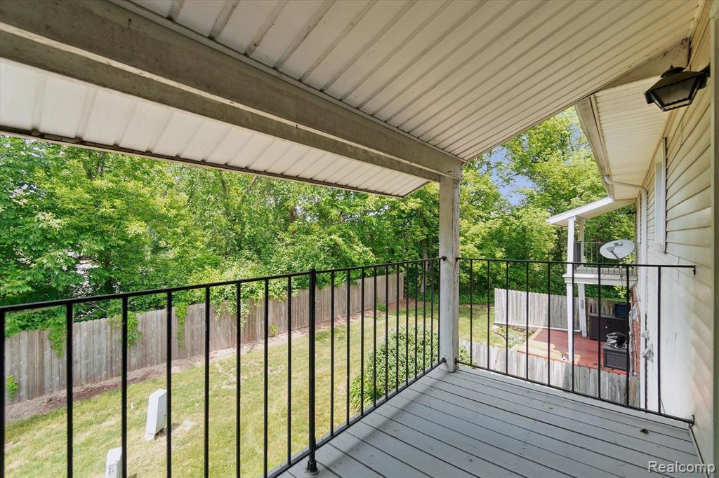 13366 LAKE POINT Boulevard, Van Buren, MI 48111 — Photo 18