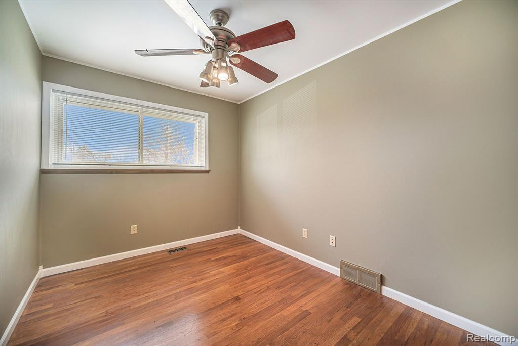 557 Crestwood Circle, Saline, MI 48176 — Photo 27