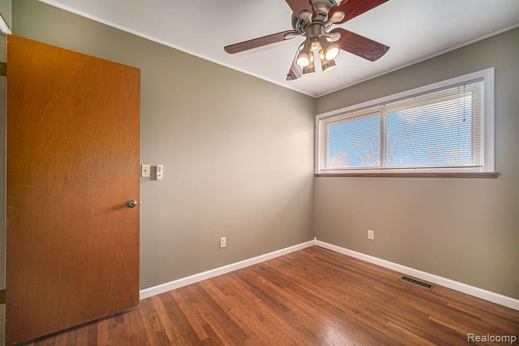 557 Crestwood Circle, Saline, MI 48176 — Photo 28