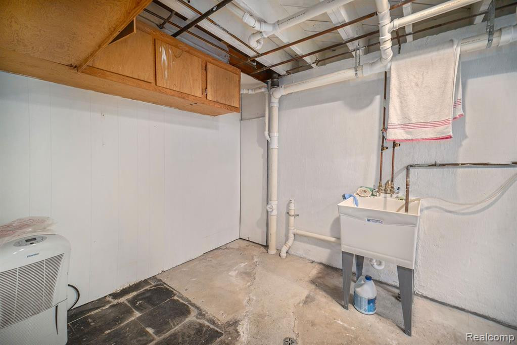 557 Crestwood Circle, Saline, MI 48176 — Photo 33