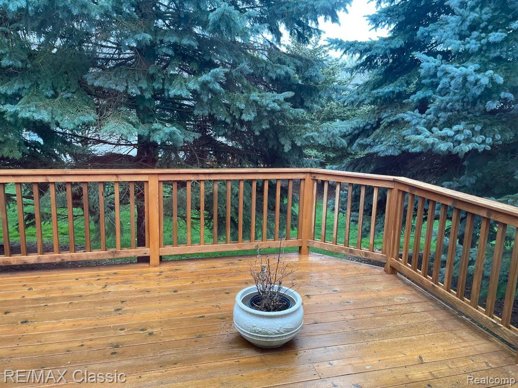 2070 RED MAPLE Lane, 106, Commerce Twp, MI 48390 — Photo 3