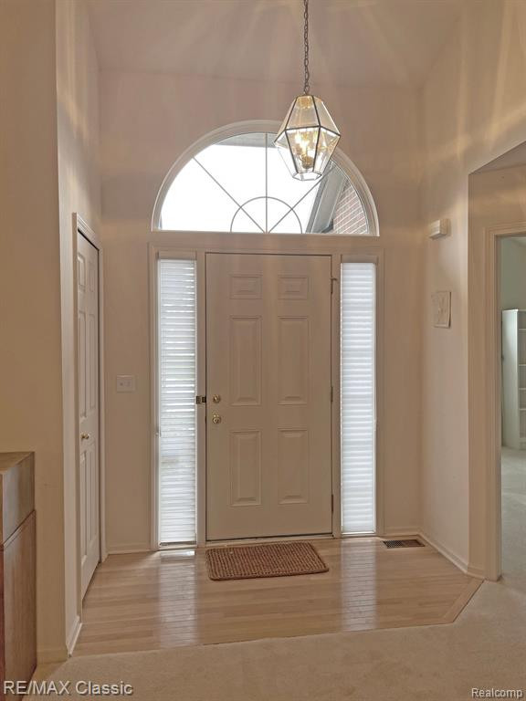 2070 RED MAPLE Lane, 106, Commerce Twp, MI 48390 — Photo 4