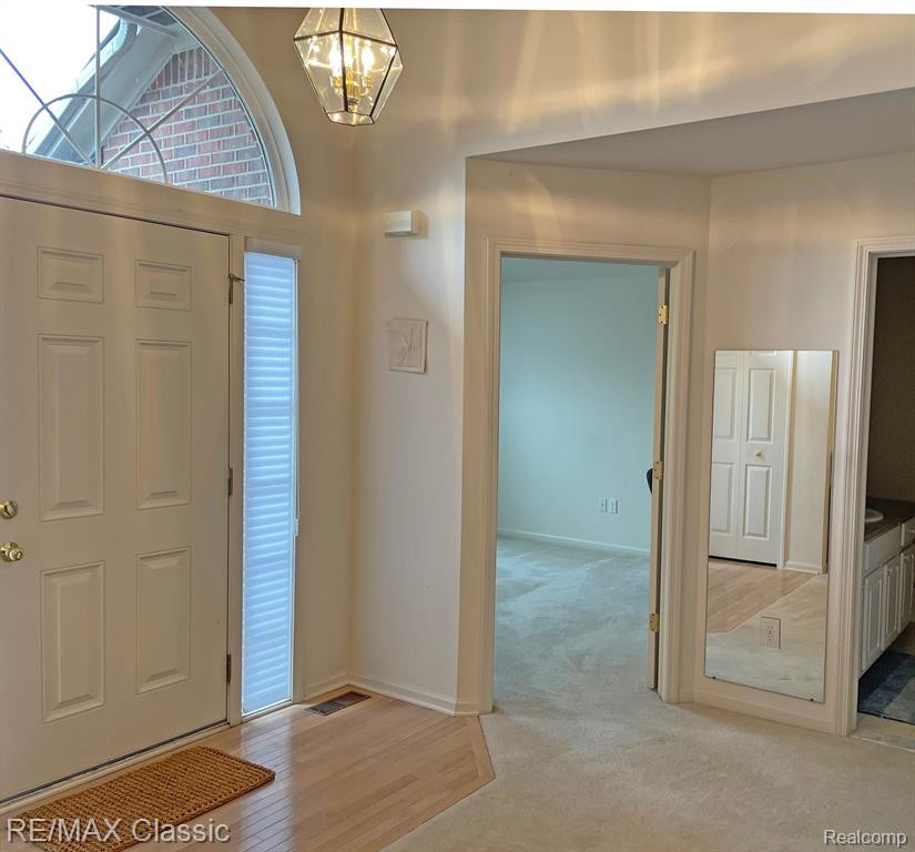 2070 RED MAPLE Lane, 106, Commerce Twp, MI 48390 — Photo 5