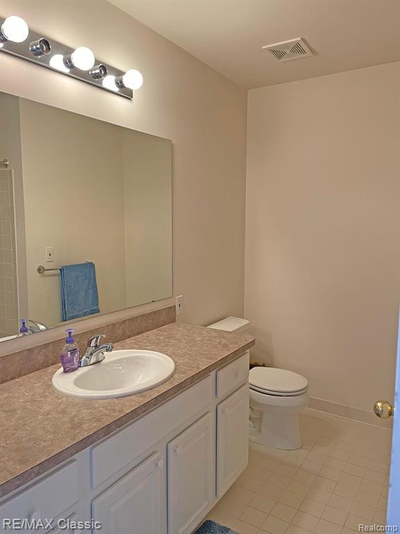 2070 RED MAPLE Lane, 106, Commerce Twp, MI 48390 — Photo 24
