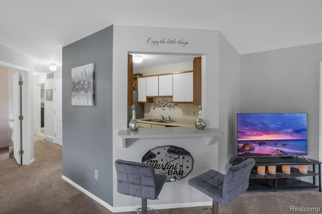 228 BROOKWOOD Drive, 6, South Lyon, MI 48178 — Photo 4