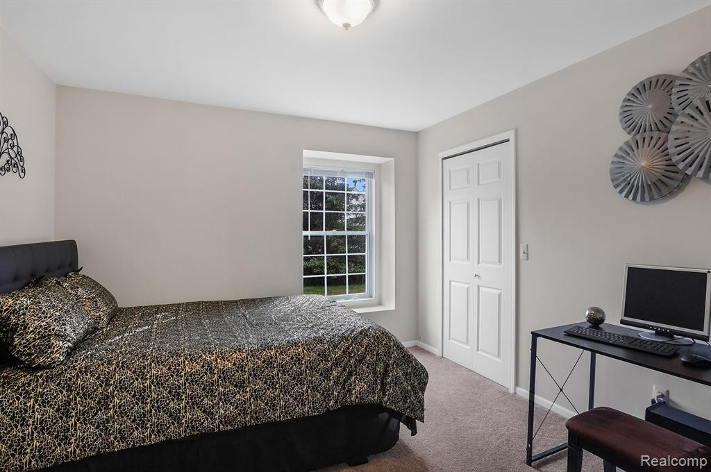 228 BROOKWOOD Drive, 6, South Lyon, MI 48178 — Photo 12
