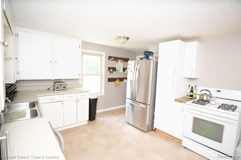 326 N ANN Street, Byron, MI 48418 — Photo 5