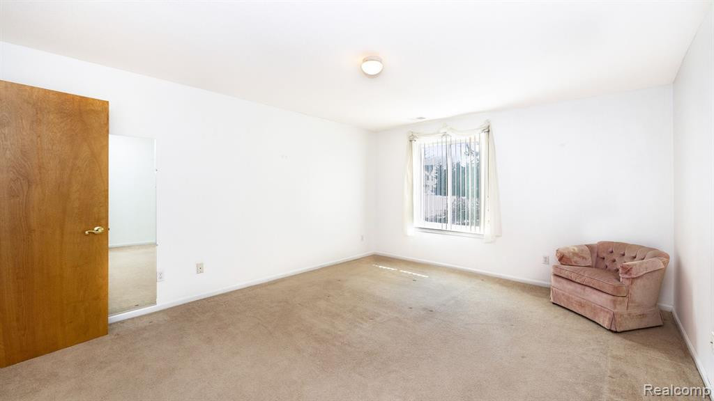 446 Marigold Circle, Westland, MI — Photo 9