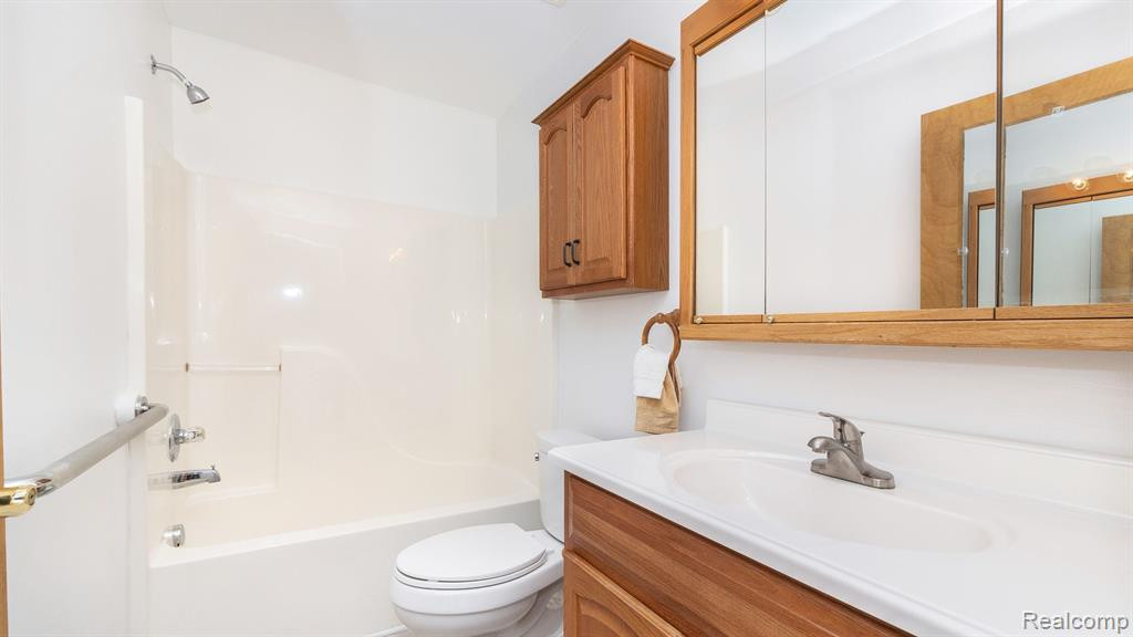 446 Marigold Circle, Westland, MI — Photo 15