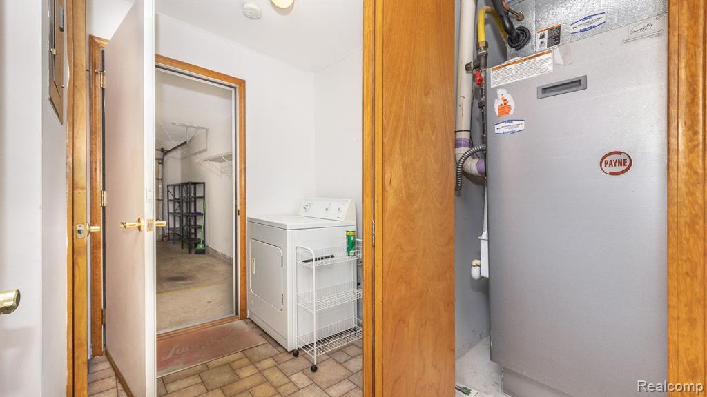 446 Marigold Circle, Westland, MI — Photo 16