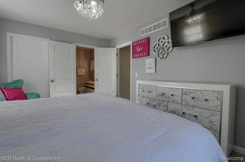 24300 BASHIAN Drive, Novi, MI — Photo 14