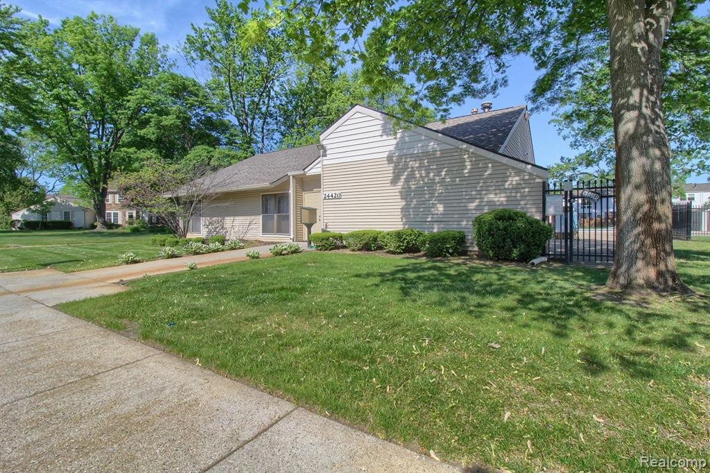 24300 BASHIAN Drive, Novi, MI — Photo 25