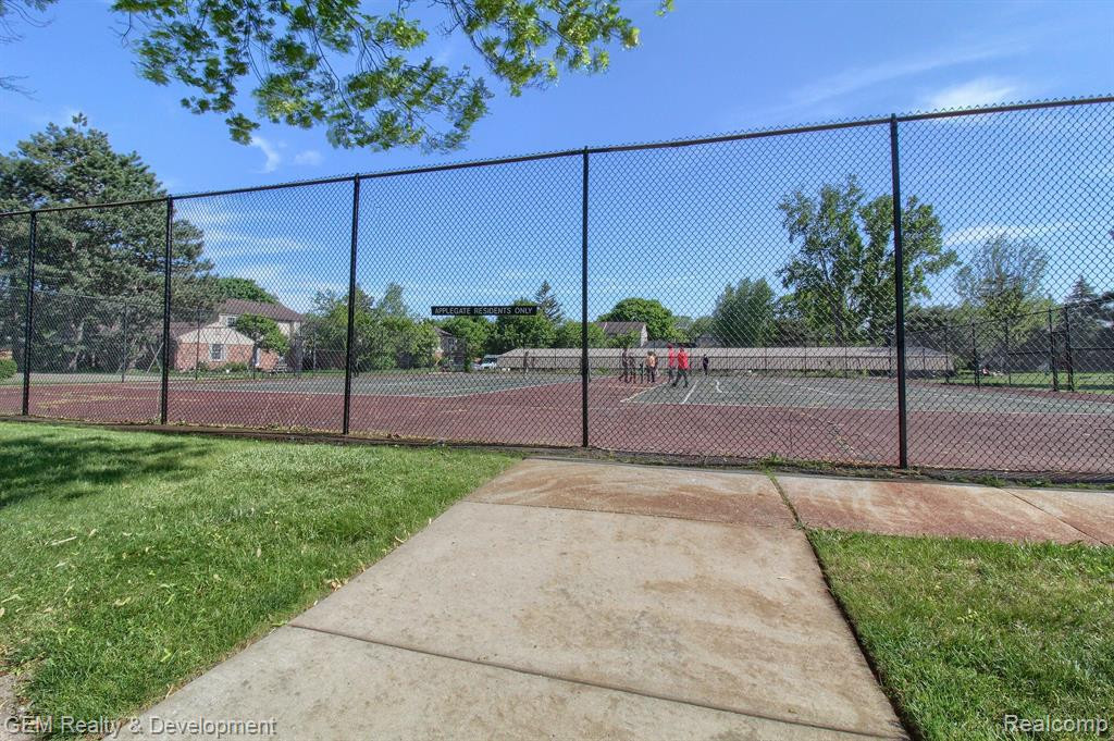 24300 BASHIAN Drive, Novi, MI — Photo 29