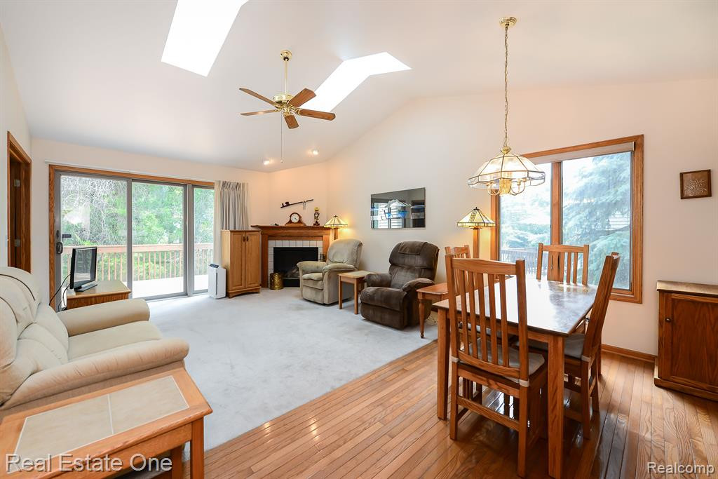1111 MILDRED J, Brighton, MI 48116 — Photo 7