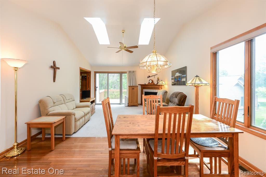 1111 MILDRED J, Brighton, MI 48116 — Photo 8