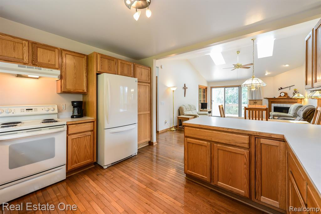 1111 MILDRED J, Brighton, MI 48116 — Photo 15